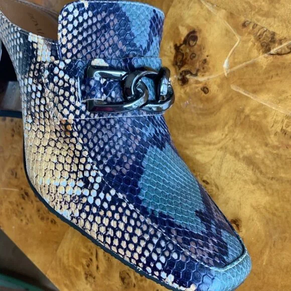WMN 8.5 Donald Pliner "Caape" Mule Block Heel Leather Loafer blue emboss snake - Picture 2 of 10
